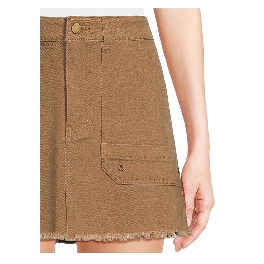 No Boundaries Juniors' Cargo Mini Skirt, Size XXL - Picture 2 of 3